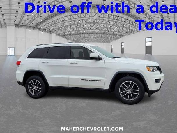 JEEP GRAND CHEROKEE 2018 1C4RJEAG1JC252885 image